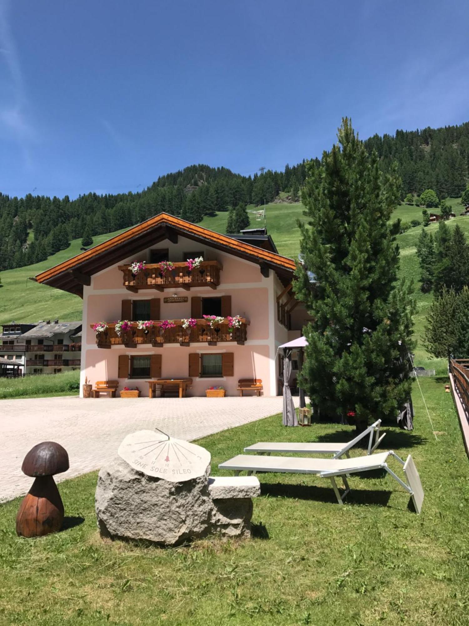 Ferienwohnung Cesa Mandi E Miky Canazei Exterior foto