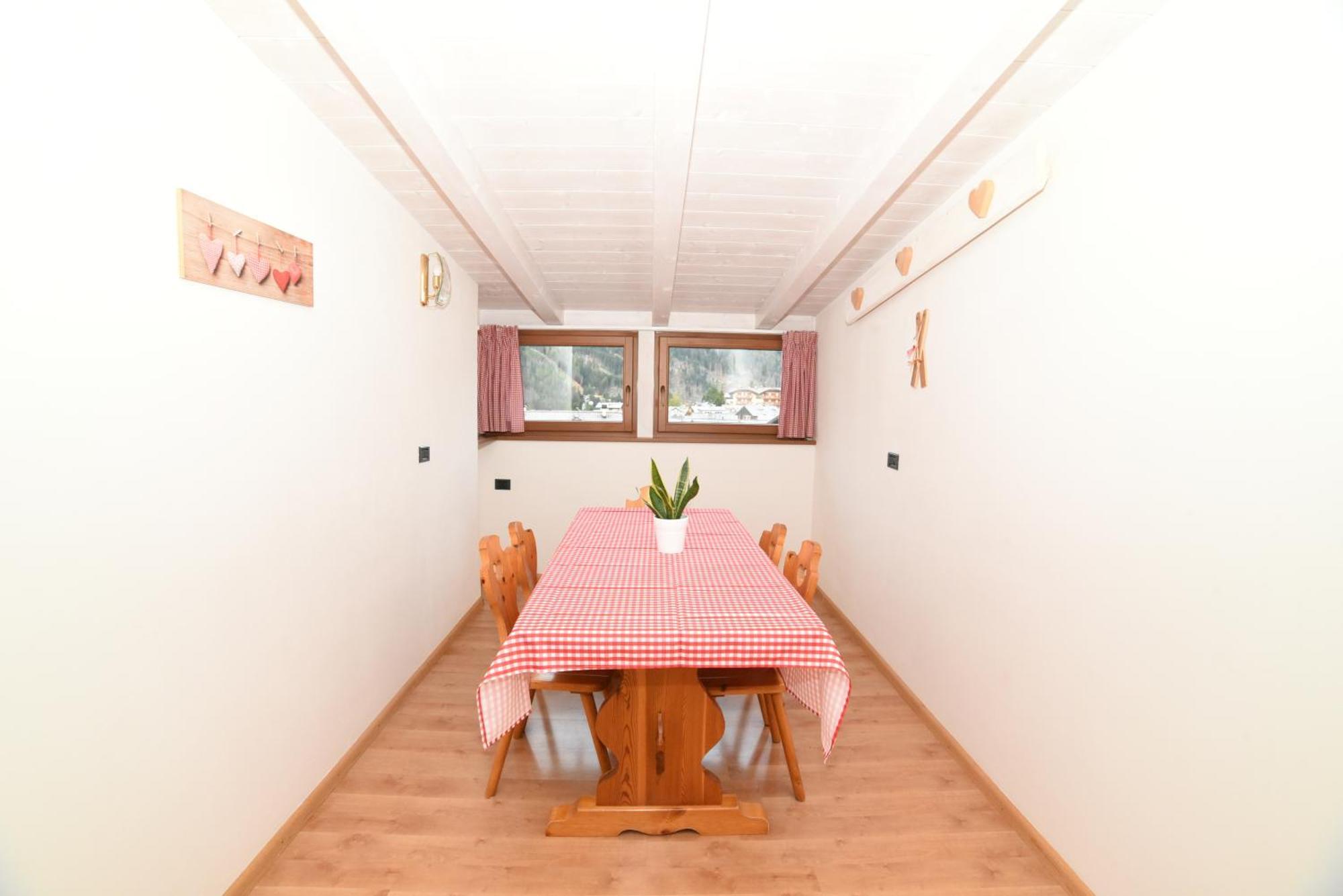 Ferienwohnung Cesa Mandi E Miky Canazei Exterior foto