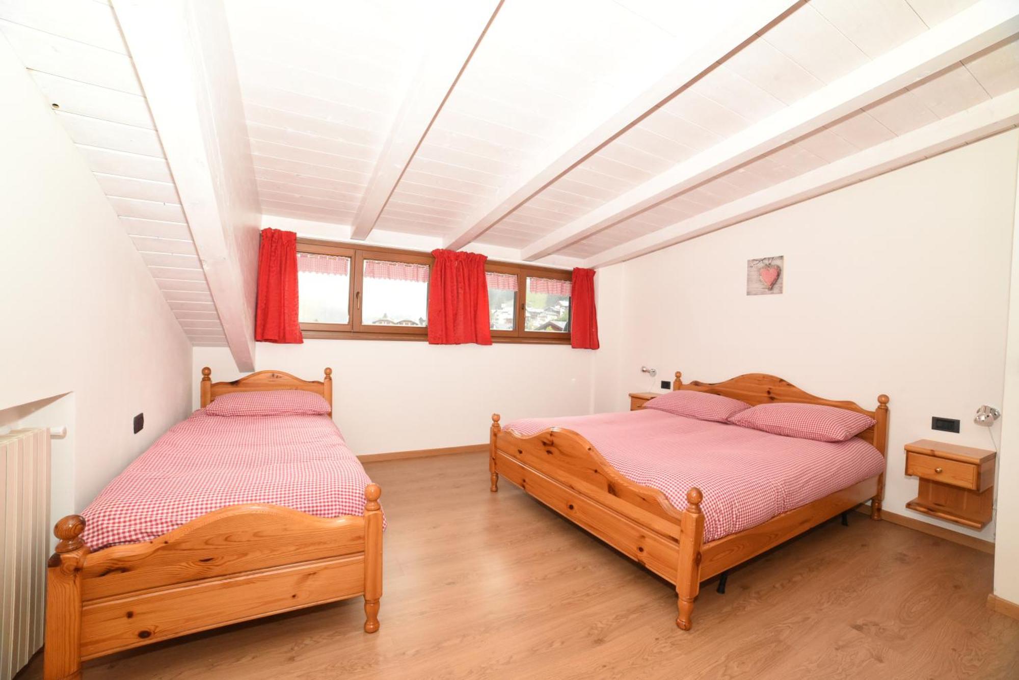 Ferienwohnung Cesa Mandi E Miky Canazei Exterior foto