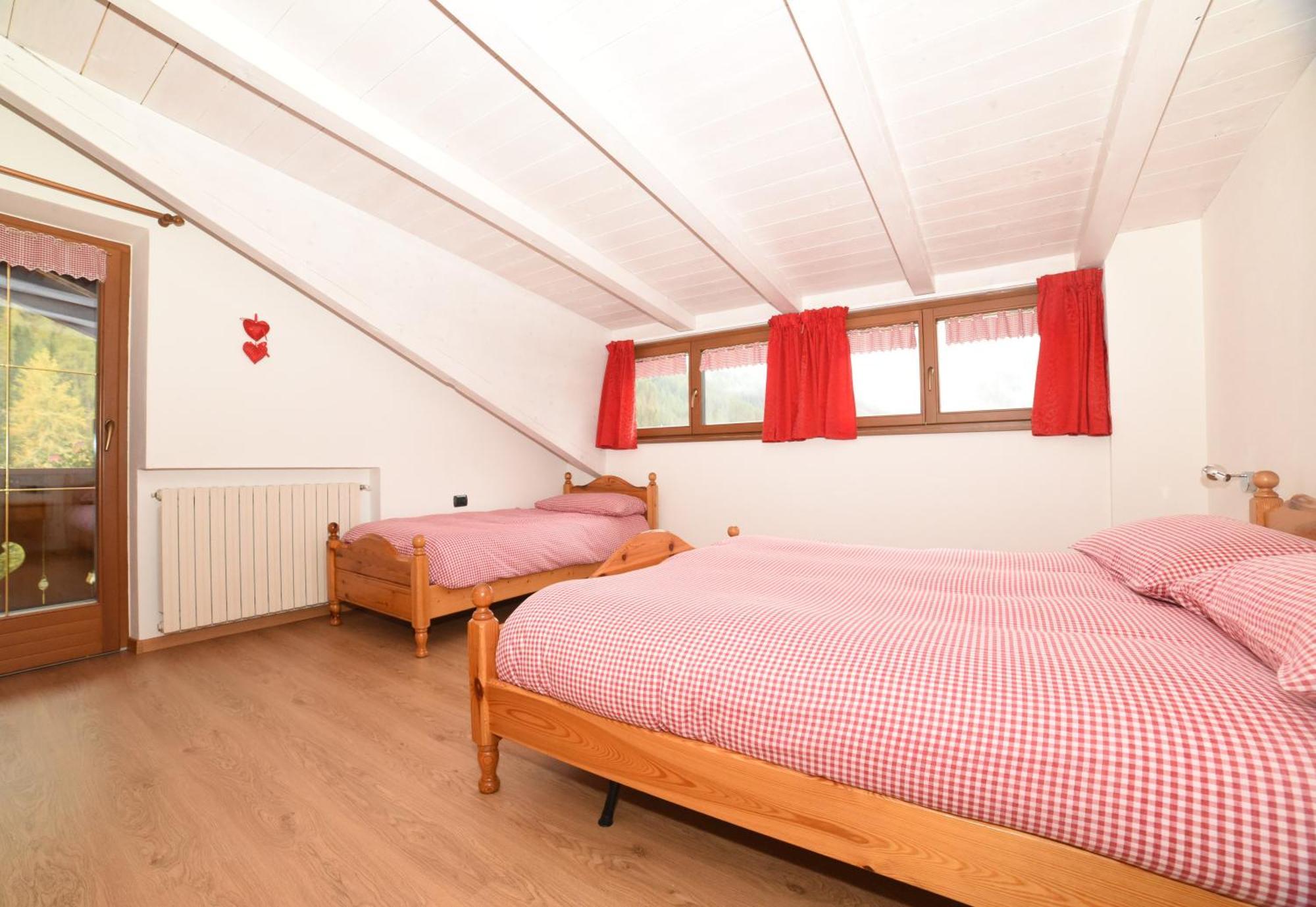 Ferienwohnung Cesa Mandi E Miky Canazei Exterior foto
